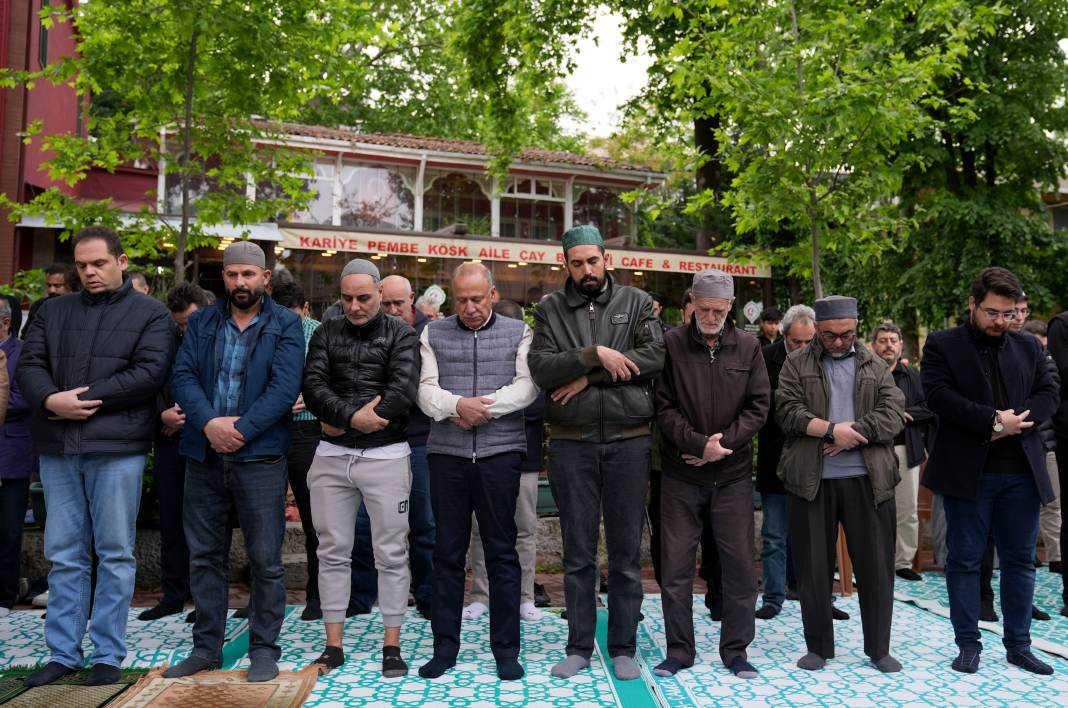 Kiliseden camiye çevrilen Kariye Camii’nde 79 yıl sonra ilk cuma namazı - Resim: 1